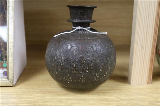 An Indian Mughal style bronze huqqa base, 18th/19th century height 16cm